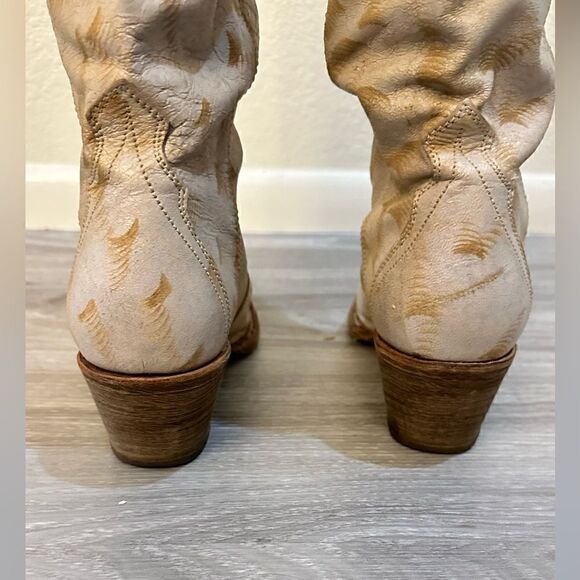 Frida Cuadra Pointed Toe Western Boots - Picture 4 of 10